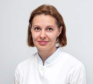 Степанищева Юлия Борисовна, врач-стоматолог-терапевт высшей квалификационной категории